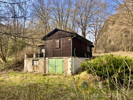 Prodej  chaty v OV, Měchenice, 238 m2 pozemek,  Praha západ - Fotka 1