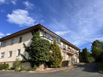 Pronájem bytu 2KK s lodžií a parkováním v Českém Brodě - Fotka 17