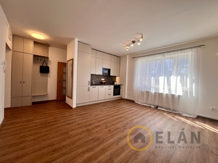 Pronájem zrekonstruovaného 2KK, 51 m2, Čelákovice - Fotka 10