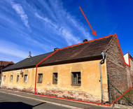 Prodej domu k rekonstrukci v centru Úval